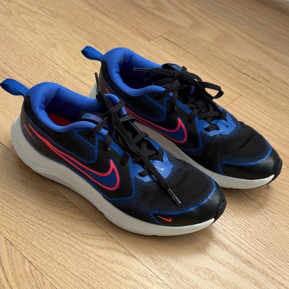 Nike Other - Nike Boys Cosmic Runner | 6
